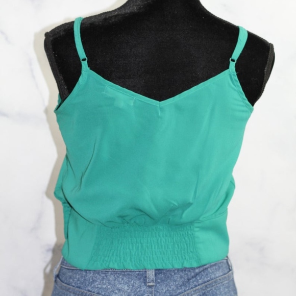 Green Top - Picture 5 of 6